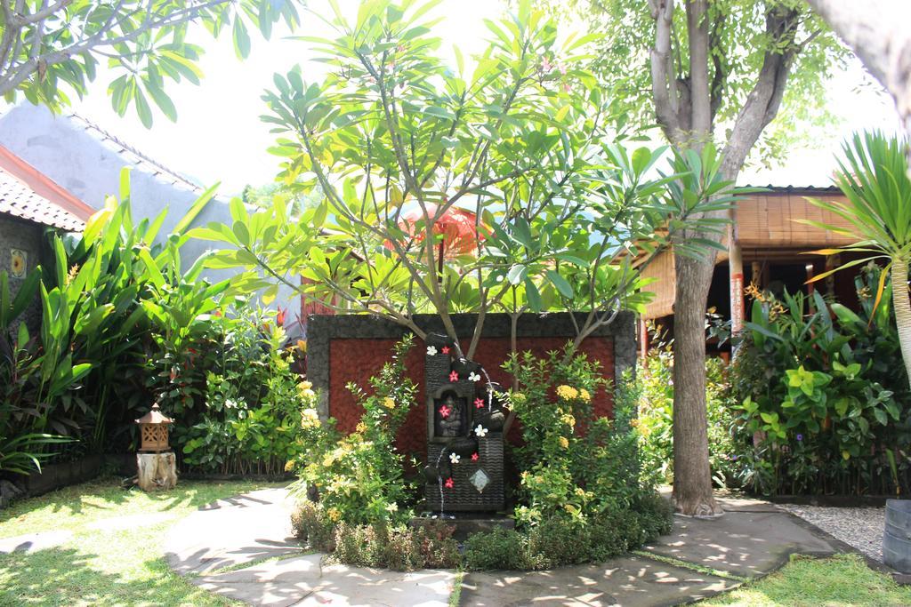 Pondok Shindu Guest House เปมูเตรัน ภายนอก รูปภาพ
