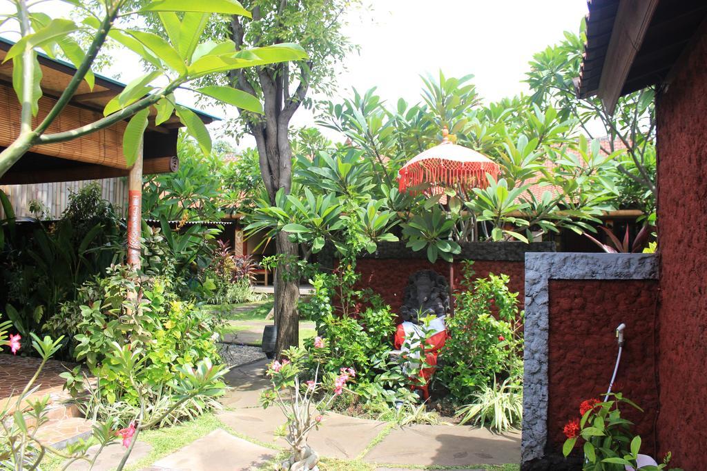 Pondok Shindu Guest House เปมูเตรัน ภายนอก รูปภาพ