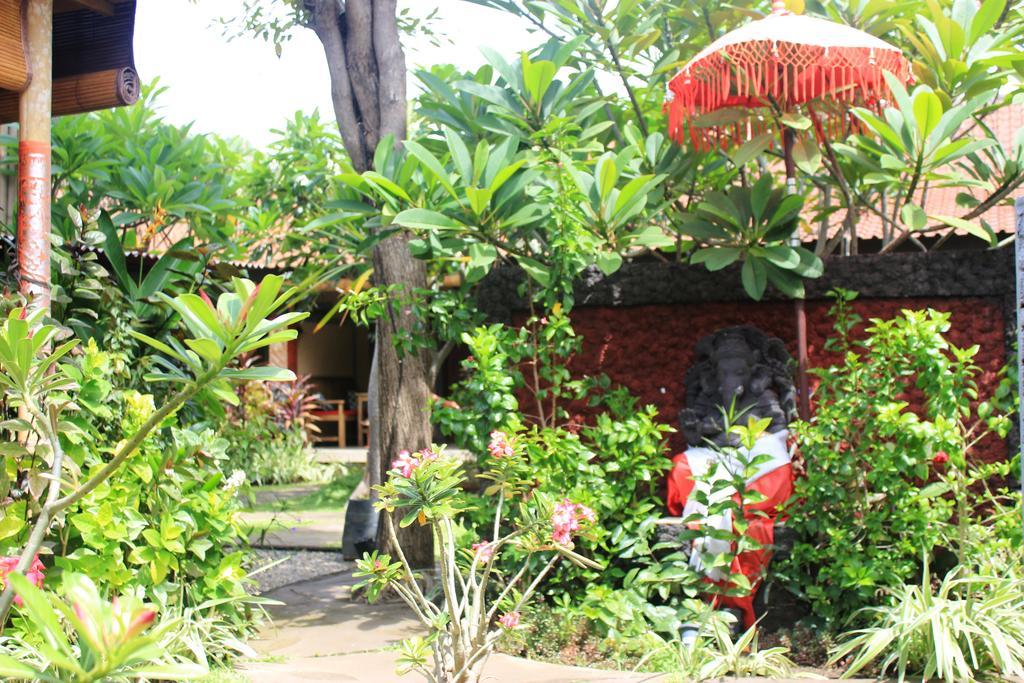 Pondok Shindu Guest House เปมูเตรัน ภายนอก รูปภาพ