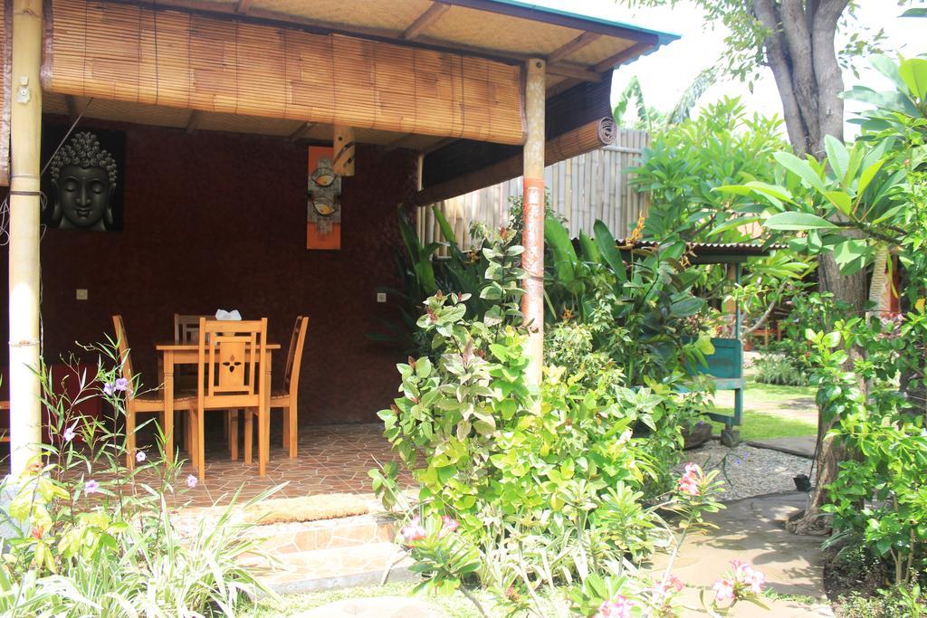 Pondok Shindu Guest House เปมูเตรัน ภายนอก รูปภาพ