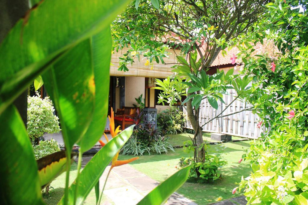 Pondok Shindu Guest House เปมูเตรัน ภายนอก รูปภาพ