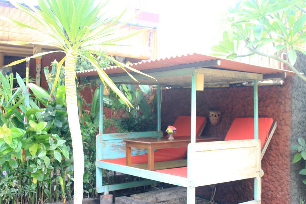 Pondok Shindu Guest House เปมูเตรัน ภายนอก รูปภาพ
