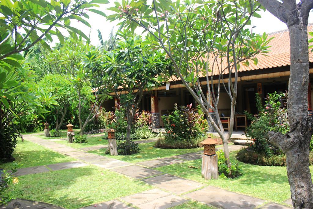 Pondok Shindu Guest House เปมูเตรัน ภายนอก รูปภาพ