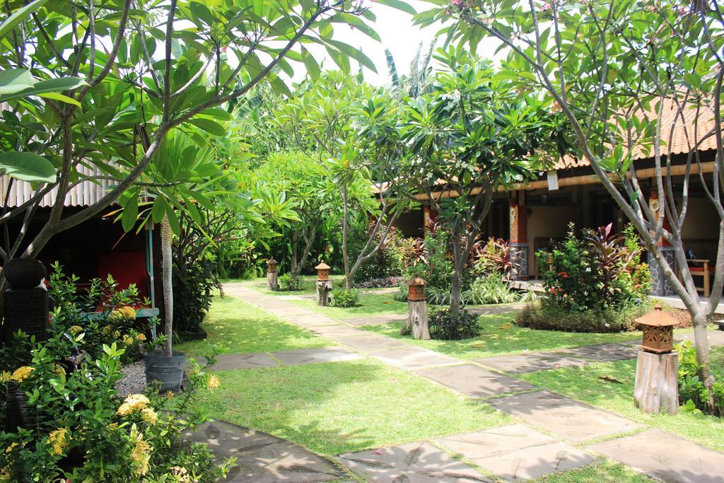 Pondok Shindu Guest House เปมูเตรัน ภายนอก รูปภาพ