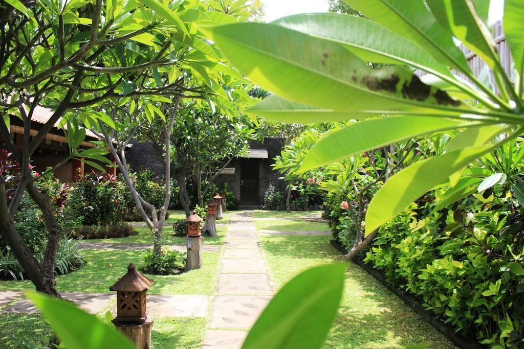 Pondok Shindu Guest House เปมูเตรัน ภายนอก รูปภาพ