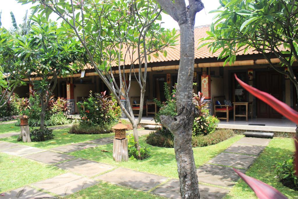 Pondok Shindu Guest House เปมูเตรัน ภายนอก รูปภาพ