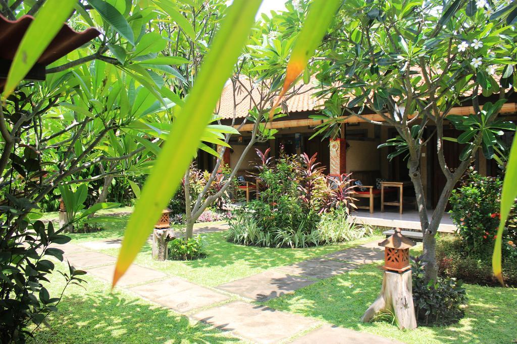 Pondok Shindu Guest House เปมูเตรัน ภายนอก รูปภาพ
