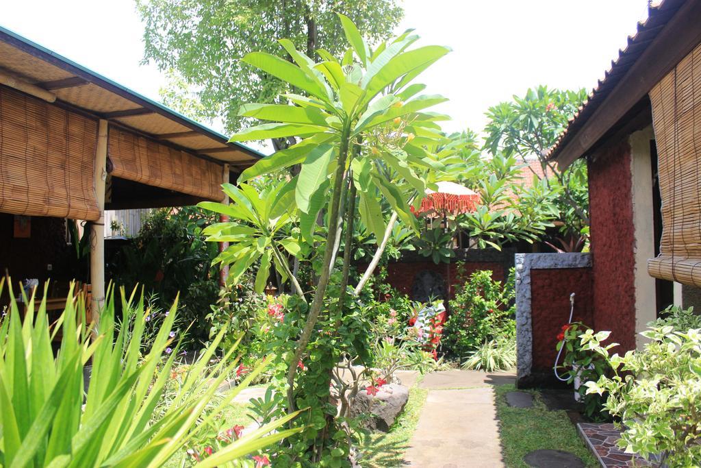Pondok Shindu Guest House เปมูเตรัน ภายนอก รูปภาพ